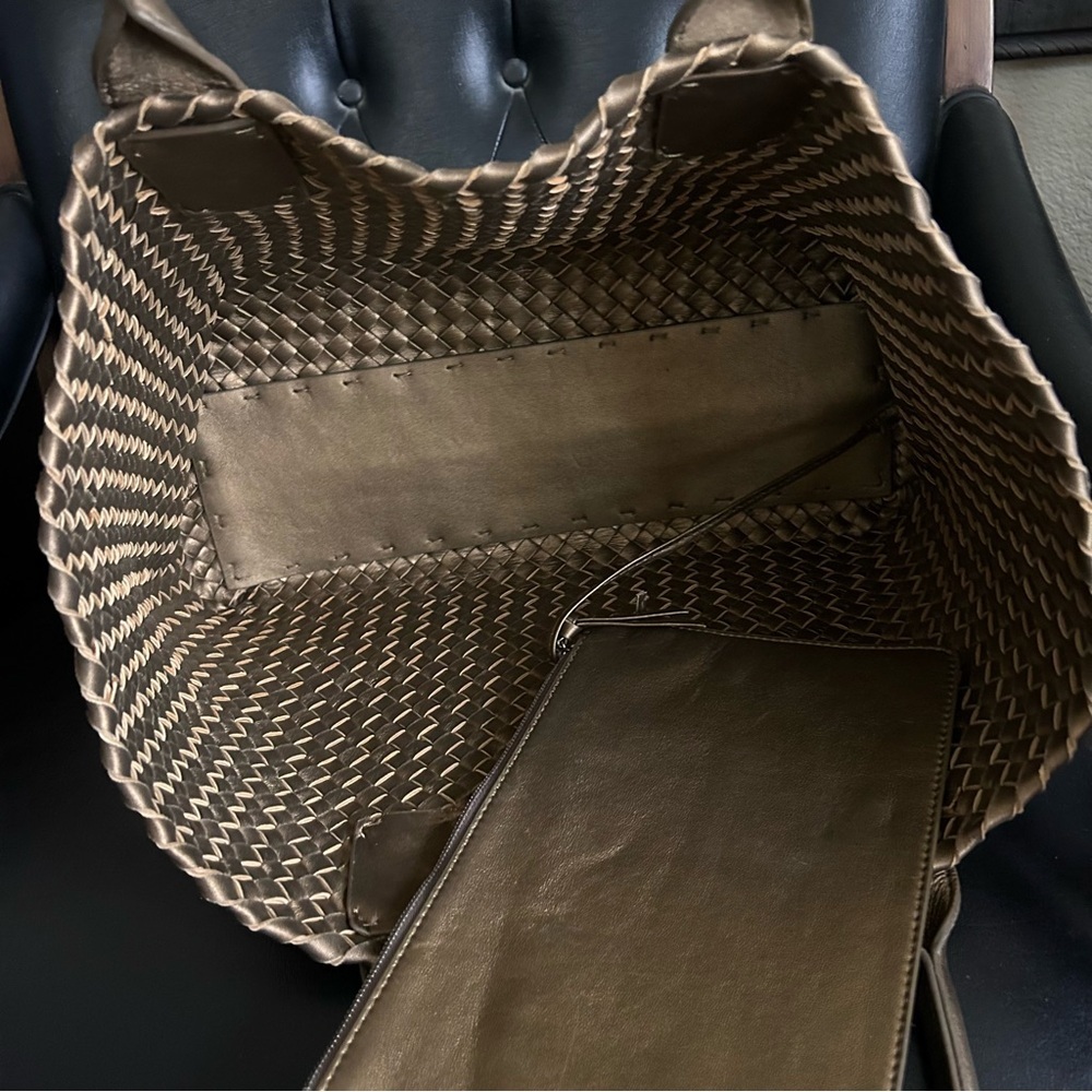 Woven Tote Bag Large Bronze Taupe with Matching Pouch excellent condition - Picture 6 of 9